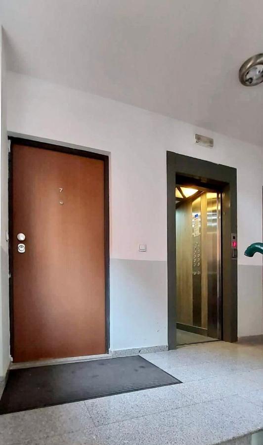 Bright & Lovely Apartment In The City Center Priština Exteriér fotografie